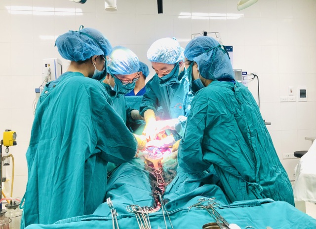 Mắc bệnh tim bẩm sinh nặng, bé gái được cấp cứu ngay sau khi lọt lòng - 1 Mắc bệnh tim bẩm sinh nặng, bé gái được cấp cứu ngay sau khi lọt lòng - 1