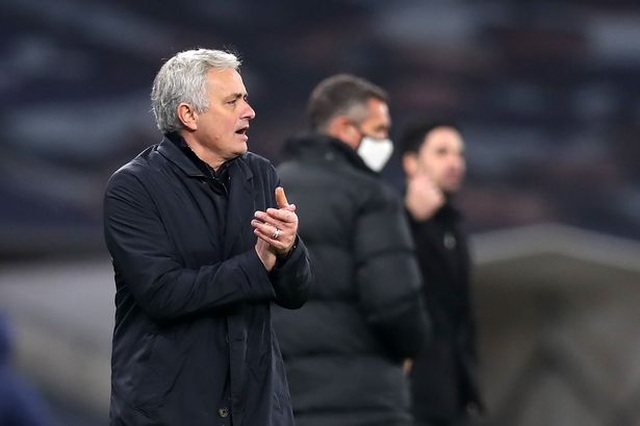 HLV Mourinho châm chọc việc Man Utd bị loại ở Champions League - 1 HLV Mourinho châm chọc việc Man Utd bị loại ở Champions League - 1