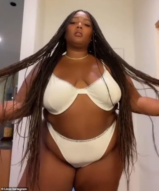 Ca sĩ giành 3 giải Grammy Lizzo thừa nhận ghét cơ thể của mình - 2 Ca sĩ giành 3 giải Grammy Lizzo thừa nhận ghét cơ thể của mình - 2