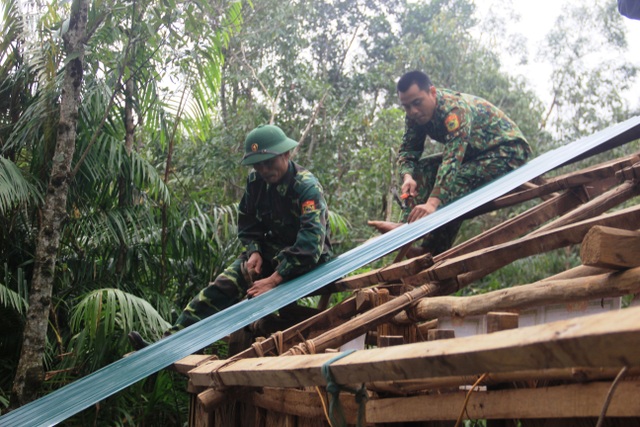 Quảng Trị: Hỗ trợ sinh kế cho bà con vùng cao bị thiệt hại do mưa lũ - 11 Quảng Trị: Hỗ trợ sinh kế cho bà con vùng cao bị thiệt hại do mưa lũ - 11