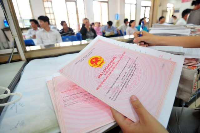 Liên thông công chứng, đăng ký sử dụng đất và thuế để chặn giao dịch giả - 1 Liên thông công chứng, đăng ký sử dụng đất và thuế để chặn giao dịch giả - 1