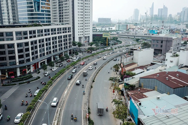 Cận cảnh loạt chung cư cao cấp bóp nghẹt hơn 3 km đường ở TPHCM - 2