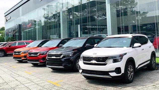 Kia Seltos tăng giá 10 triệu đồng, Hyundai Kona, EcoSport liên tục ưu đãi - 2 Kia Seltos tăng giá 10 triệu đồng, Hyundai Kona, EcoSport liên tục ưu đãi - 2