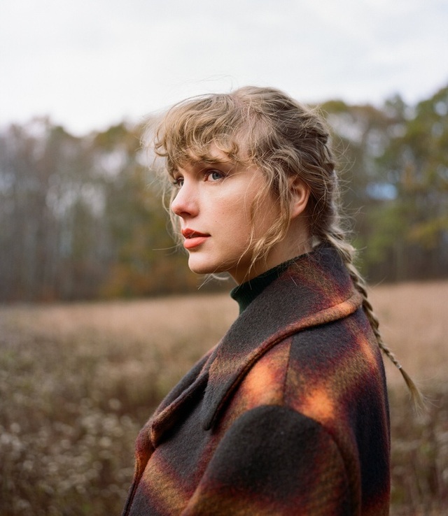 Taylor Swift bất ngờ mặc váy cô dâu, tung album thứ 9