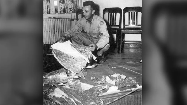 Hé lộ manh mối mới về sự cố UFO ở Roswell năm 1947 - 1 Hé lộ manh mối mới về sự cố UFO ở Roswell năm 1947 - 1