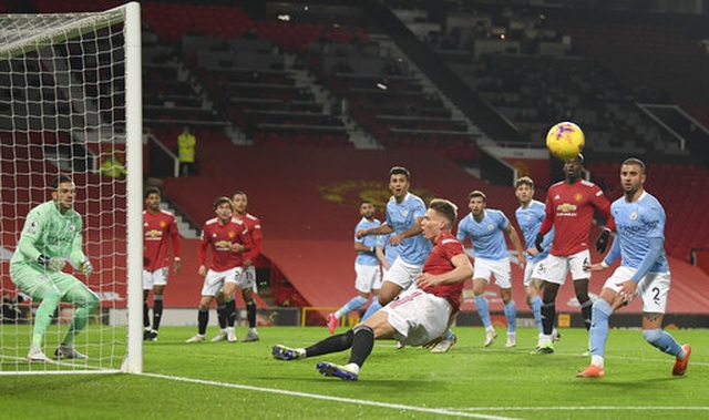 Man Utd 0-0 Man City: Cùng sợ thua nên đành chia điểm - 11