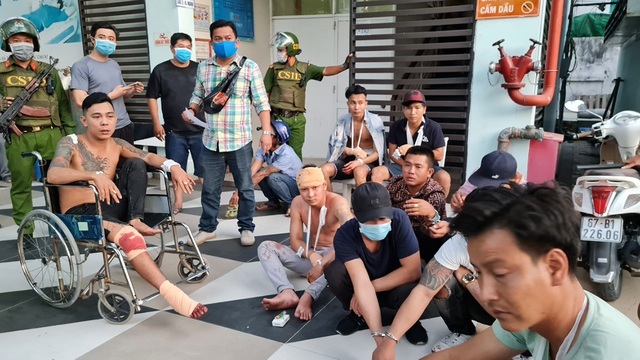 Bài học đắt giá gì sau vụ chém nhau vỡ sọ vì mâu thuẫn trong đám cưới? - 1 Bài học đắt giá gì sau vụ chém nhau vỡ sọ vì mâu thuẫn trong đám cưới? - 1