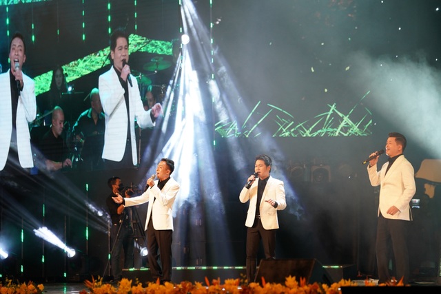 Diva Thanh Lam khác lạ khi hát cùng Trọng Tấn, Đăng Dương, Việt Hoàn - 2 Diva Thanh Lam khác lạ khi hát cùng Trọng Tấn, Đăng Dương, Việt Hoàn - 2