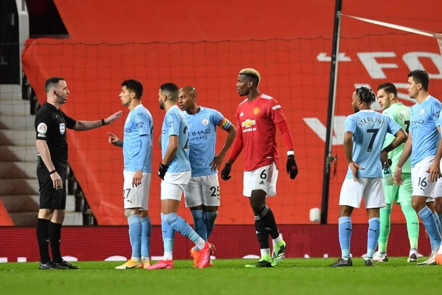 Những khoảnh khắc Man Utd và Man City bắt tay chia điểm - 15 Những khoảnh khắc Man Utd và Man City bắt tay chia điểm - 15