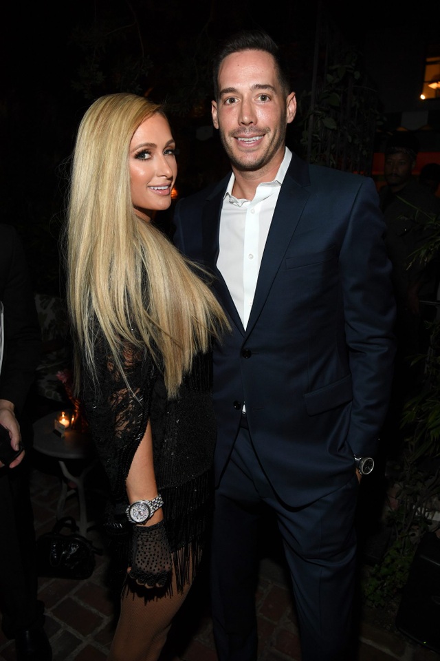 Paris Hilton hạnh phúc đón Giáng sinh bên bồ mới