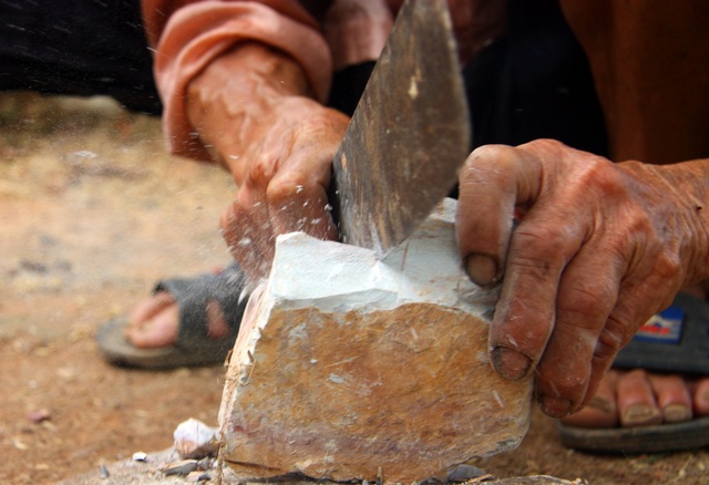 Old lady U90 ate the last land in a strange Vietnamese village - 10