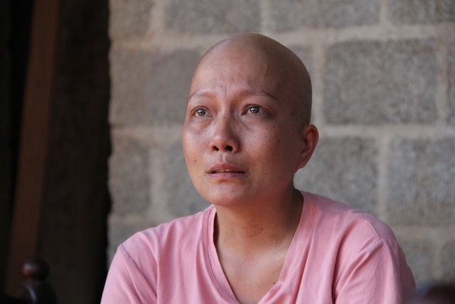 Cô giáo mắc ung thư: Tôi đến viện bằng sự yêu thương của mọi người - 1 Cô giáo mắc ung thư: Tôi đến viện bằng sự yêu thương của mọi người - 1