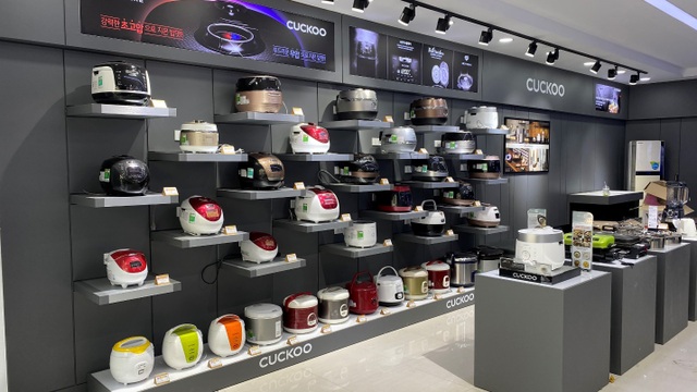 Mua hàng chính hãng và hưởng hậu mãi tại showroom Cuckoo Hà Nội - 2 Mua hàng chính hãng và hưởng hậu mãi tại showroom Cuckoo Hà Nội - 2