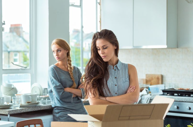 Nghi bạn thân ngoại tình với chồng: Là tôi hoang tưởng hay họ quá mờ ám? - 1 Nghi bạn thân ngoại tình với chồng: Là tôi hoang tưởng hay họ quá mờ ám? - 1