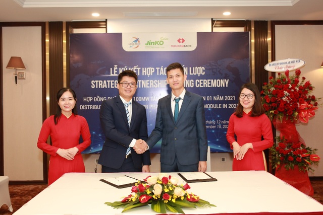 Jinko Solar và Long Tech ký thỏa thuận 100MW tấm năng lượng mặt trời - 1 Jinko Solar và Long Tech ký thỏa thuận 100MW tấm năng lượng mặt trời - 1