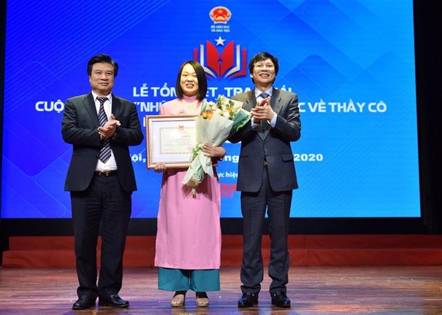 Trao giải thi viết Những kỷ niệm sâu sắc về thầy cô và mái trường mến yêu - 2 Trao giải thi viết Những kỷ niệm sâu sắc về thầy cô và mái trường mến yêu - 2