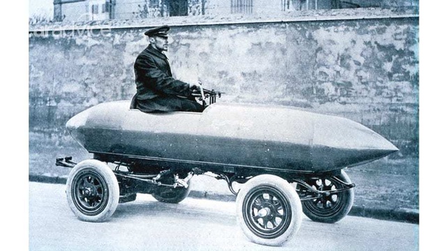 Chuyện thú vị về chiếc xe đầu tiên trên thế giới đạt tốc độ 100 km/h - 3 Chuyện thú vị về chiếc xe đầu tiên trên thế giới đạt tốc độ 100 km/h - 3