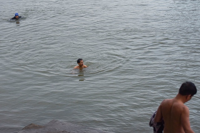 Hanoi's only fairy beach between the cold 12 degrees C - 7