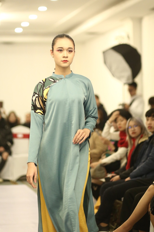 Hoa khôi Ngoại thương đầy thần thái trong show diễn thời trang cấp trường - 6 Hoa khôi Ngoại thương đầy thần thái trong show diễn thời trang cấp trường - 6
