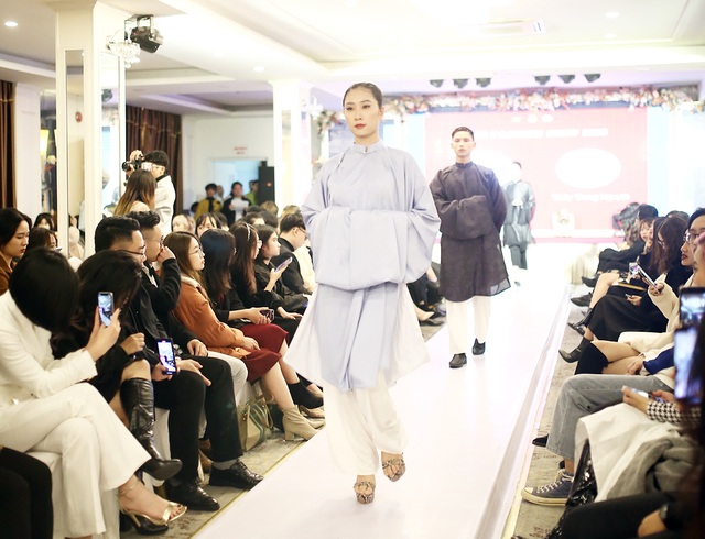 Hoa khôi Ngoại thương đầy thần thái trong show diễn thời trang cấp trường - 8 Hoa khôi Ngoại thương đầy thần thái trong show diễn thời trang cấp trường - 8