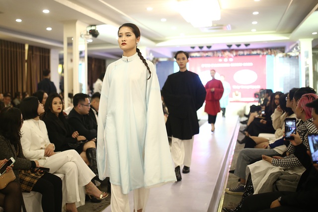 Hoa khôi Ngoại thương đầy thần thái trong show diễn thời trang cấp trường - 9 Hoa khôi Ngoại thương đầy thần thái trong show diễn thời trang cấp trường - 9