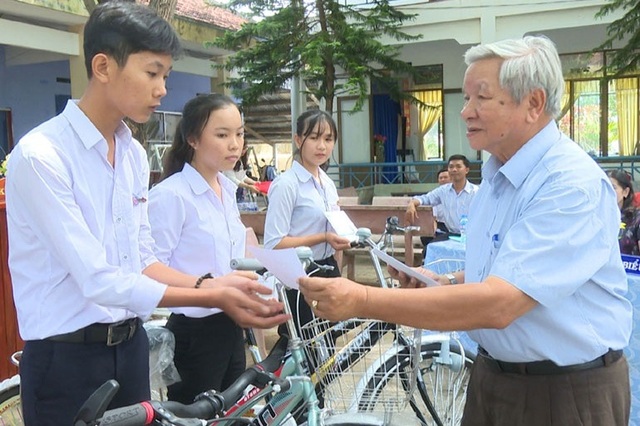 Phú Yên: Huy động hơn 10 tỷ đồng phục vụ công tác khuyến học, khuyến tài - 1