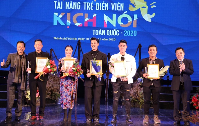 9 diễn viên trẻ đoạt Huy chương Vàng tại Tài năng trẻ diễn viên Kịch 2020 - 4 9 diễn viên trẻ đoạt Huy chương Vàng tại Tài năng trẻ diễn viên Kịch 2020 - 4