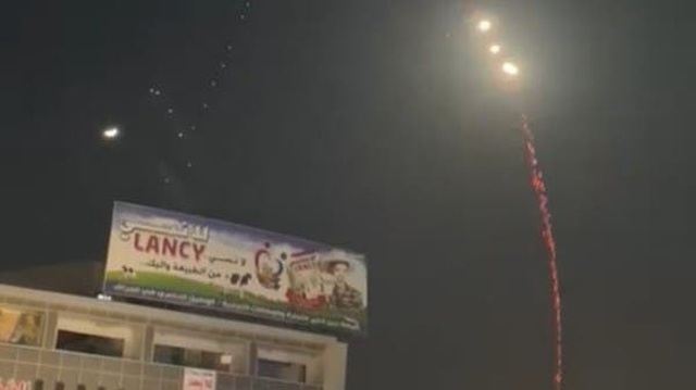 8 quả rocket nhắm vào Đại sứ quán Mỹ tại Iraq, Baghdad rung chuyển - 1 8 quả rocket nhắm vào Đại sứ quán Mỹ tại Iraq, Baghdad rung chuyển - 1