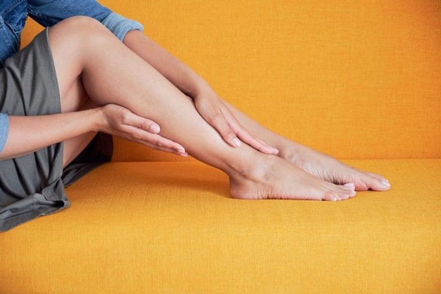 Chân, tay phù nề: Coi chừng lá gan đã chi chít sẹo - 2 Chân, tay phù nề: Coi chừng lá gan đã chi chít sẹo - 2