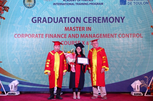 Cơ hội nhận bằng Thạc sĩ Tài chính Châu Âu với chi phí Việt Nam - 2 Cơ hội nhận bằng Thạc sĩ Tài chính Châu Âu với chi phí Việt Nam - 2