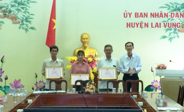 Ngồi cà phê sáng bàn chuyện dựng hàng trăm căn nhà giúp người nghèo - 4 Ngồi cà phê sáng bàn chuyện dựng hàng trăm căn nhà giúp người nghèo - 4