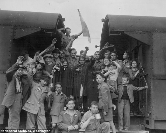 Hé lộ đường hầm bí mật nơi Hitler chôn 21 tấn vàng tử thần - 3 Hé lộ đường hầm bí mật nơi Hitler chôn 21 tấn vàng tử thần - 3