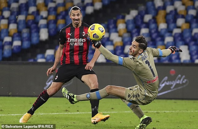 Ibrahimovic thăng hoa, AC Milan bất bại ở giải quốc nội - 1