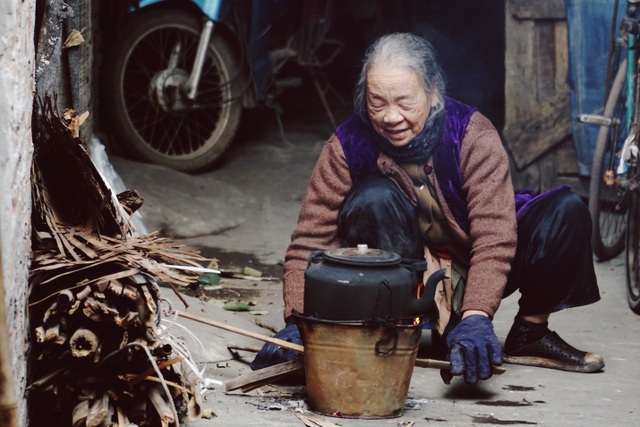 Hà Nội: Khu trọ nghèo căng bạt, nhét túi nilong tránh rét - 7 Hà Nội: Khu trọ nghèo căng bạt, nhét túi nilong tránh rét - 7