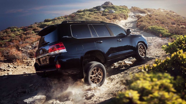 Huyền thoại Land Cruiser và quyết định gây tò mò của Toyota - 4 Huyền thoại Land Cruiser và quyết định gây tò mò của Toyota - 4