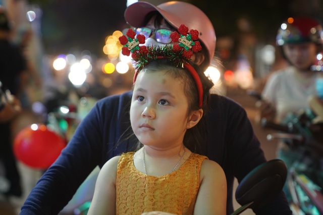 Người Sài Gòn mừng đón Giáng sinh trong không khí trật tự - 10
