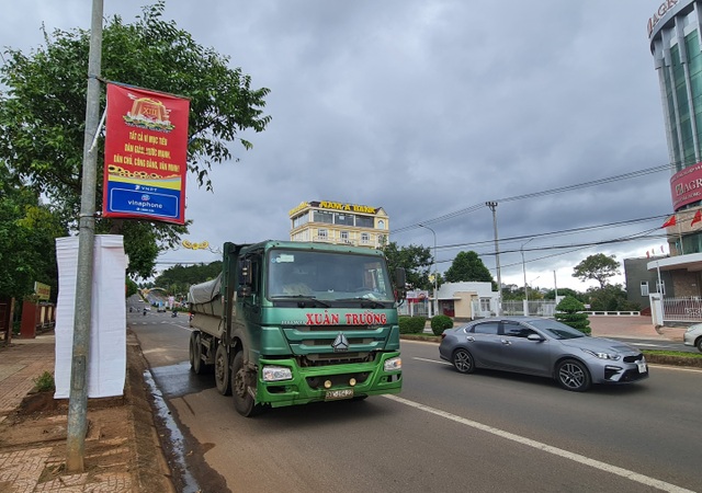 Đủ chiêu tránh CSGT kiểm tra tải trọng - 1 Đủ chiêu tránh CSGT kiểm tra tải trọng - 1