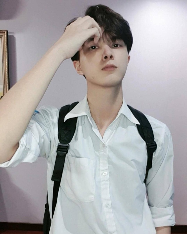 Nam sinh trường Luật vừa học giỏi vừa điển trai đúng chuẩn soái ca - 2 Nam sinh trường Luật vừa học giỏi vừa điển trai đúng chuẩn soái ca - 2