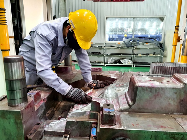 Quảng Nam: Đối thoại chính sách, pháp luật về an toàn vệ sinh lao động - 3 Quảng Nam: Đối thoại chính sách, pháp luật về an toàn vệ sinh lao động - 3