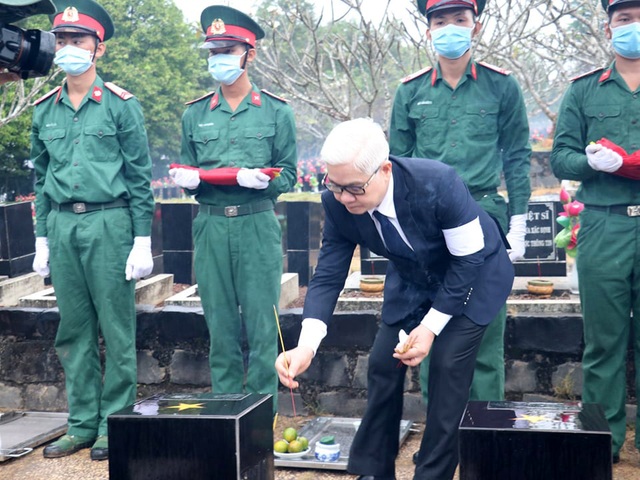 Truy điệu, an táng 58 hài cốt liệt sĩ - 4 Truy điệu, an táng 58 hài cốt liệt sĩ - 4