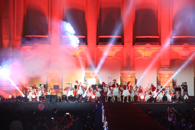 Nghệ sĩ khuấy đảo không khí đêm Countdown Giáng sinh - 10 Nghệ sĩ khuấy đảo không khí đêm Countdown Giáng sinh - 10