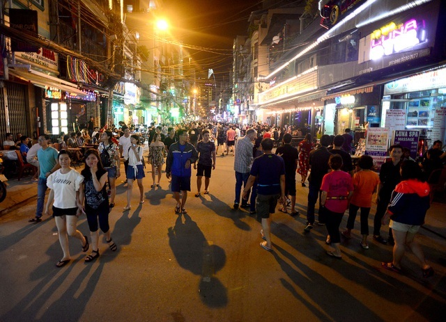 Nhiều băn khoăn khi tổ chức mạng lưới phố đi bộ khu trung tâm Sài Gòn