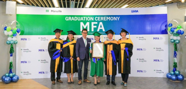 Manulife Việt Nam tôn vinh Tư vấn viên chuyên nghiệp với lễ tốt nghiệp Master Financial Advisor đầu tiên - 3 Manulife Việt Nam tôn vinh Tư vấn viên chuyên nghiệp với lễ tốt nghiệp Master Financial Advisor đầu tiên - 3