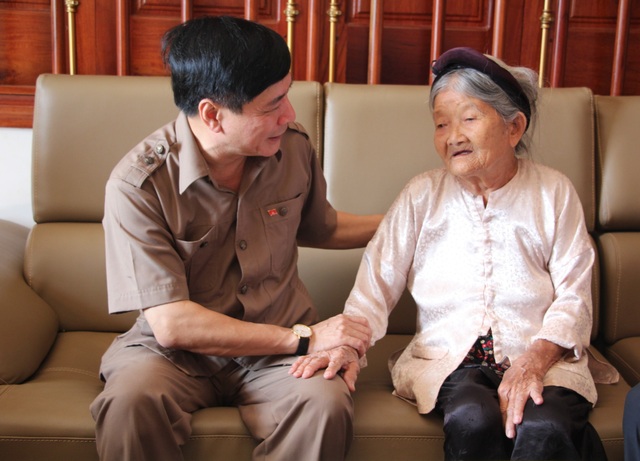 Đắk Lắk: Chú trọng công tác đền ơn đáp nghĩa đối với người có công - 2 Đắk Lắk: Chú trọng công tác đền ơn đáp nghĩa đối với người có công - 2