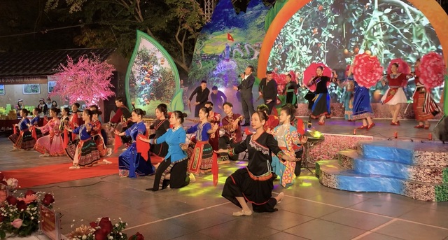 Hà Giang quảng bá văn hóa và sản vật cao nguyên đá giữa lòng Hà Nội - 3 Hà Giang quảng bá văn hóa và sản vật cao nguyên đá giữa lòng Hà Nội - 3