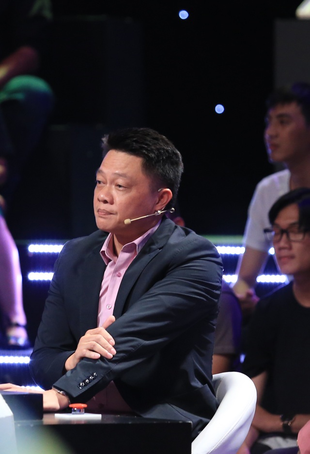 BTV Quang Minh bật khóc trên sóng truyền hình - 2