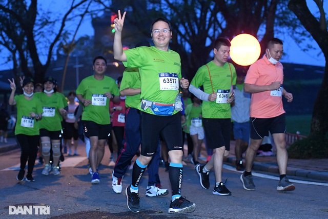 Ông Đoàn Ngọc Hải chinh phục đường chạy 42km tại Huế - 9 Ông Đoàn Ngọc Hải chinh phục đường chạy 42km tại Huế - 9