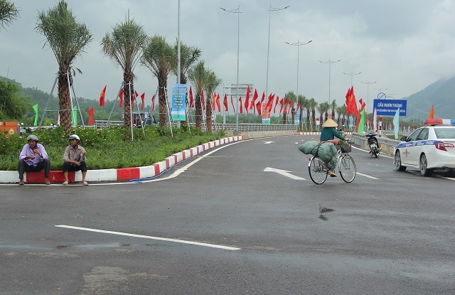 Lợi dụng kẽ hở quy chế đấu giá, cò thông đồng nâng giá đất - 2 Lợi dụng kẽ hở quy chế đấu giá, cò thông đồng nâng giá đất - 2