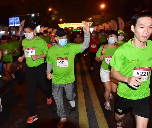 Ông Đoàn Ngọc Hải chinh phục đường chạy 42km tại Huế - 4 Ông Đoàn Ngọc Hải chinh phục đường chạy 42km tại Huế - 4