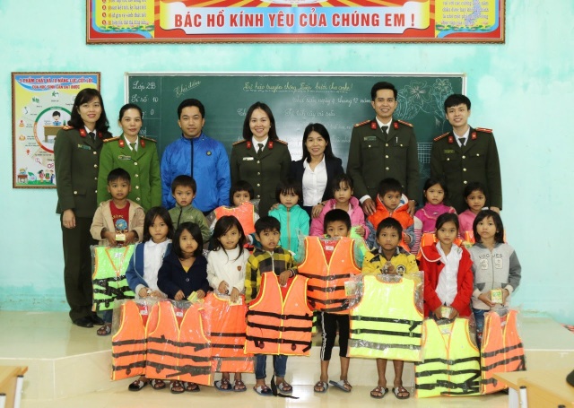 Nâng cao kỹ năng phòng chống bạo lực, xâm hại cho 4.000 trẻ em - 3 Nâng cao kỹ năng phòng chống bạo lực, xâm hại cho 4.000 trẻ em - 3